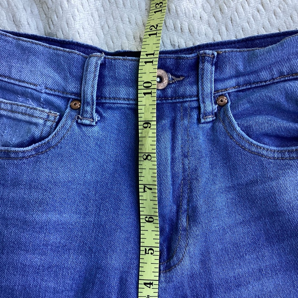 Distressed high rise skater jeans by Kendall & Kylie - Picture 5 of 9